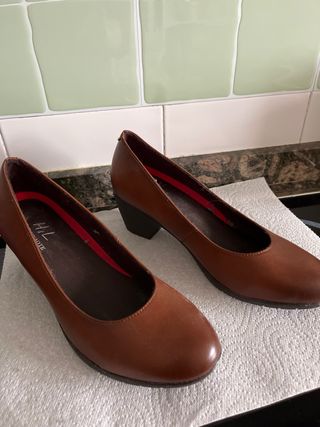 Zapatos de tacón H&L marrones