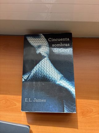 CINCUENTA SOMBRAS DE GREY