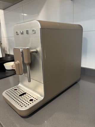 Cafetera Superautomática SMEG BCC12