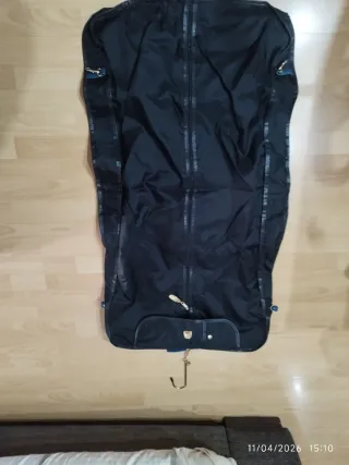Bolsa para trajes negra