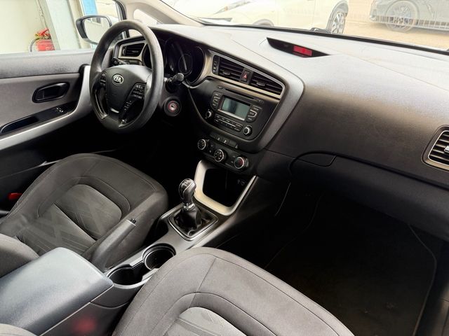 KIA Ceed 2016 ETIQUETA *C*