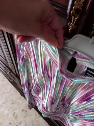 Camisa SHEIN Talla L Plisada Estampada