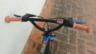 Bicicleta infantil azul
