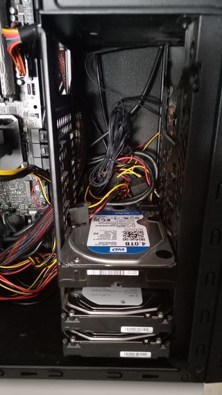 PC Intel i7 7700K 32GB DDR4 RX 6600 XT 20,5TB