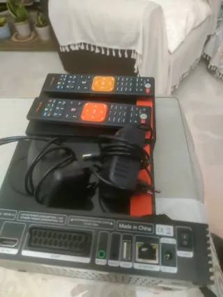 3 Descodificadores GTMEDIA + 2 Mandos