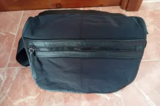 Bolso bandolera Cortefiel azul y negro