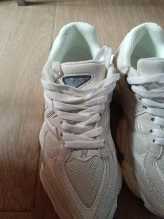 Zapatillas New Balance 9060 Beige/Blanco