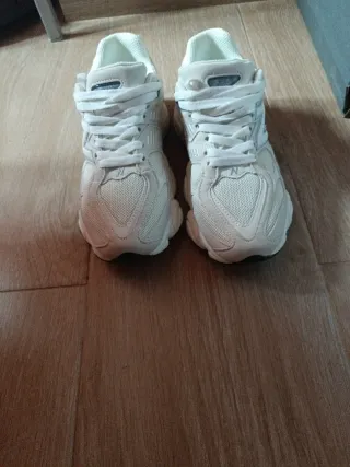 Zapatillas New Balance 9060 Beige/Blanco