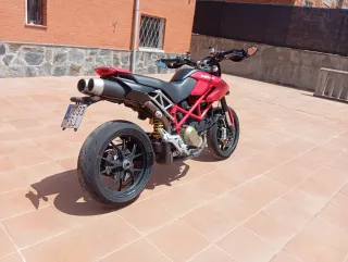 Ducati Hypermotard 1100