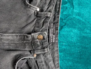 Vaqueros Stradivarius grises mujer negociable