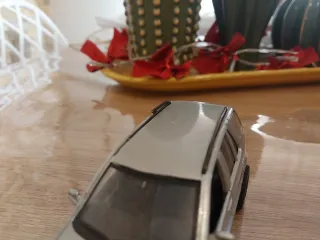 Coche miniatura Mercedes benz ML 320  1/41