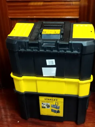 Caja de herramientas Stanley con ruedas