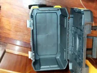 Caja de herramientas Stanley con ruedas