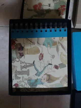 4 Álbum infantil Peter Pan. 1 de Oz. 3 Alicia