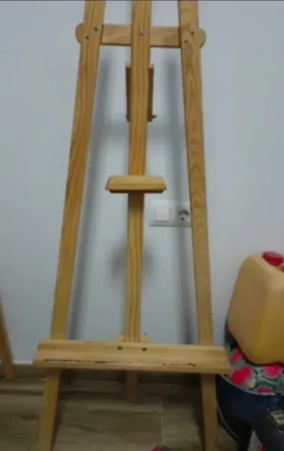 Caballete de madera para pintar