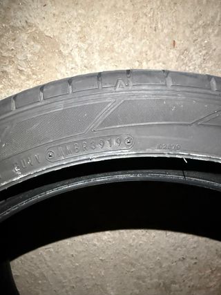 Neumáticos Dunlop R18 algo negociable