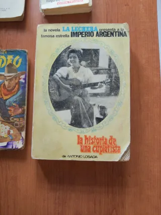 Varios libros antiguos