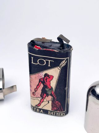 Linterna antigua + Batería original años 30