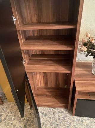Mueble de salón madera y cristal