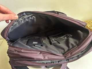 Maletín mochila portátil color berenjena/berengena