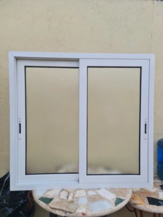 Ventana corredera aluminio usada
