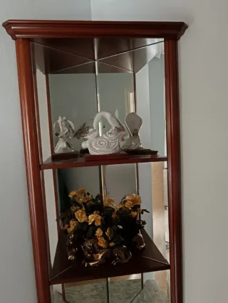 Vitrina esquinera madera y cristal