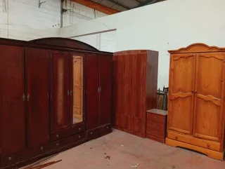 Armarios de madera maciza color provenzal