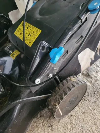 Cortacésped Briggs & Stratton 300E