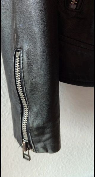 Chaqueta de cuero Mango negra