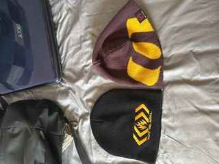 Gorros Skater Marrón y Negro