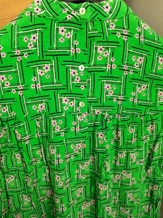 Blusa Zara verde floral con lazada