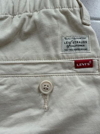 Pantalón corto Levi's beige Talla S