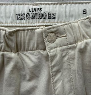 Pantalón corto Levi's beige Talla S