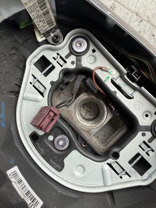 Volante Mercedes AMG Cuero Perforado