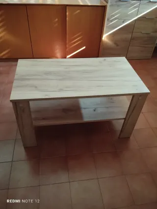 Tavolino da salotto in legno chiaro