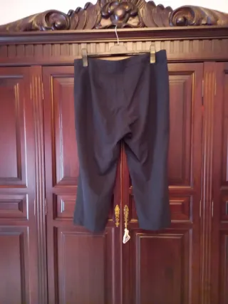 Pantalón pirata negro