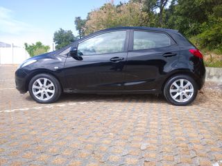 Mazda 2 2010