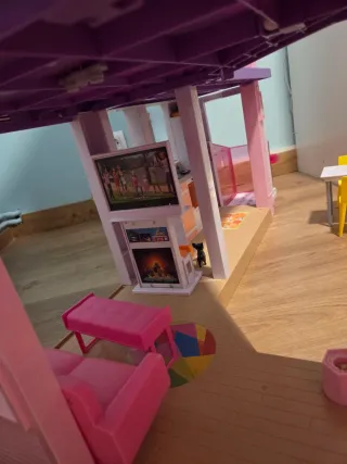 Casa Barbie Dreamhouse con Piscina y Tobogán