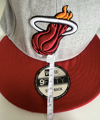 Gorra NBA Miami Heat original gris y roja