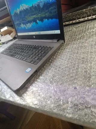 Ordenador Portátil HP 250 G6