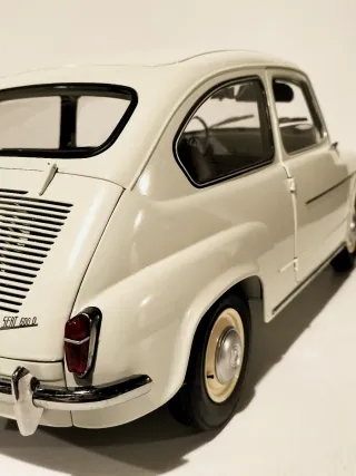 Seat 600 escala 1:8