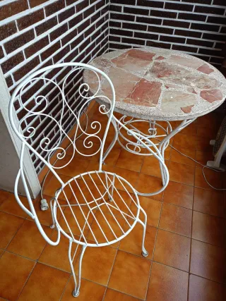 Mesa y Silla Hierro. Base de piedra