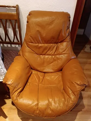 Poltrona in pelle marrone