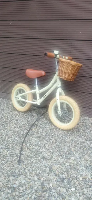 Bicicleta de equilibrio Banwood estrellas