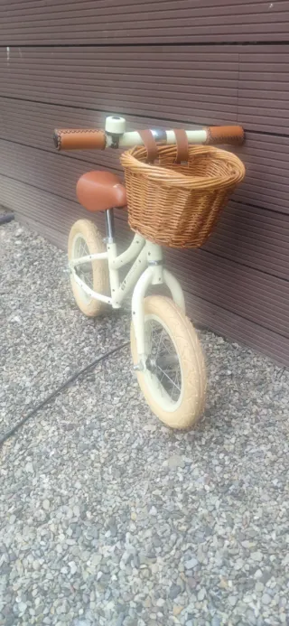 Bicicleta de equilibrio Banwood estrellas