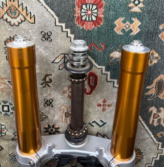 Horquillas doradas Yamaha MT09 Tracer 900