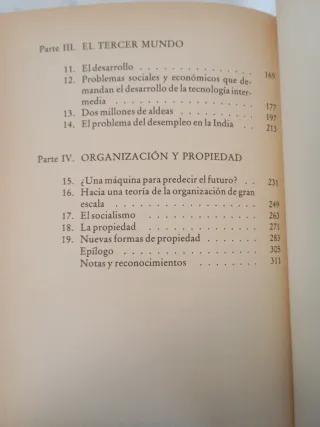 Libro "Lo pequeño es hermoso"