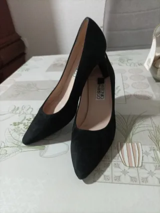 Zapatos de tacón negros ante Antonio Parriego 38