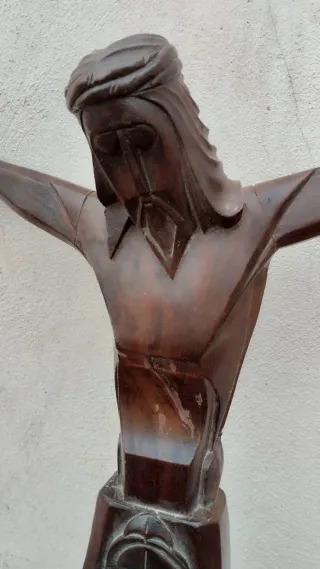 Cristo de madera tallada