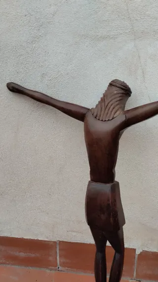 Cristo de madera tallada